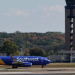 Hundreds of US flights cancelled as regulator orders cuts to air traffic